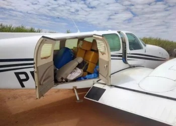 Avião com 500 kg de cocaína interceptado pela FAB saiu de MS rumo ao Paraguai