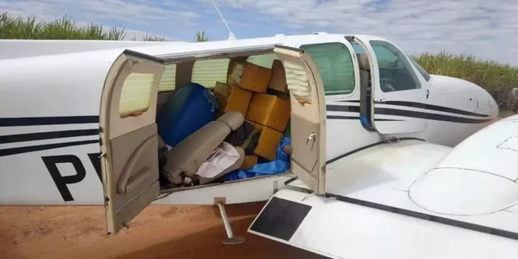 Avião com 500 kg de cocaína interceptado pela FAB saiu de MS rumo ao Paraguai