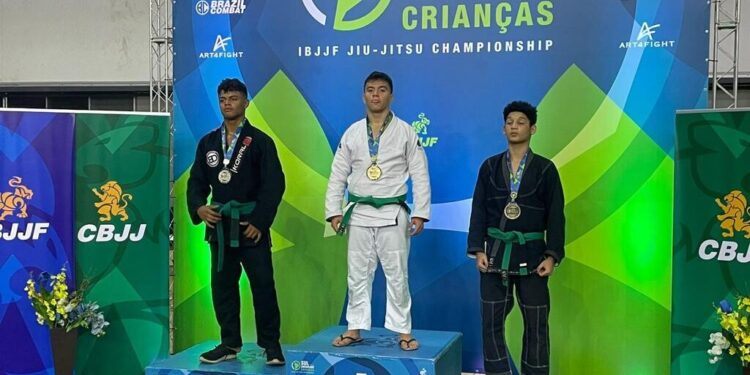 Aos 14 anos, campo-grandense conquista sul-americano de jiu-jitsu