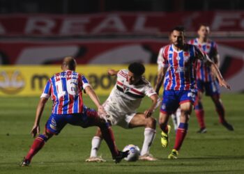 Goleiro do Bahia brilha e garante empate contra o São Paulo no Morumbi