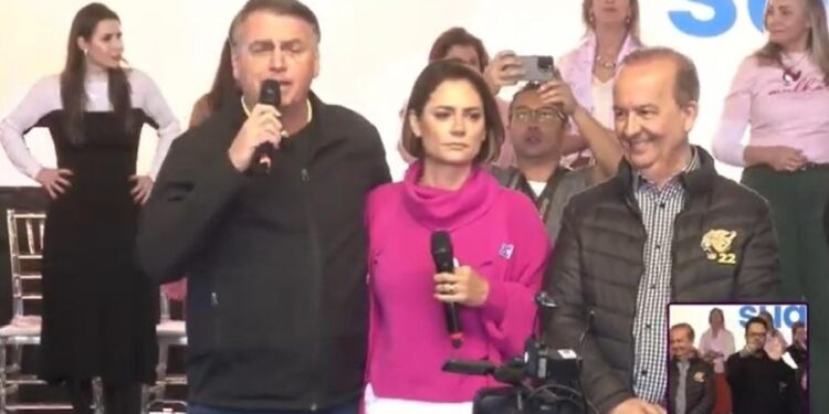 Era pelo telão’, ‘Já saiu o fenômeno’: o climão entre Michelle e Bolsonaro