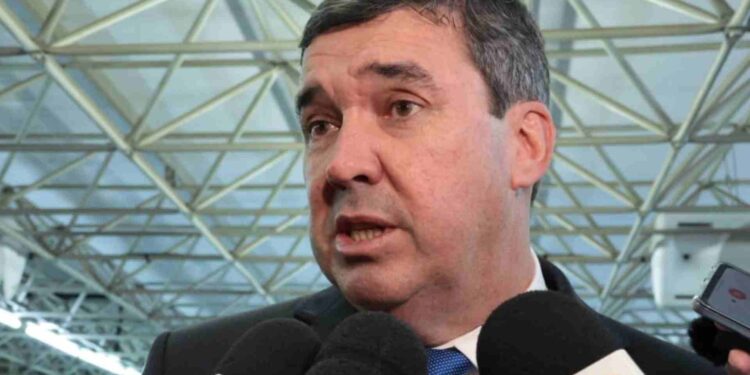Pelo 2º dia, Eduardo Riedel cumpre agenda no Chile para discutir fábrica em MS
