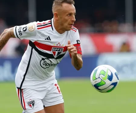 Conversas com James antes de acerto com o São Paulo