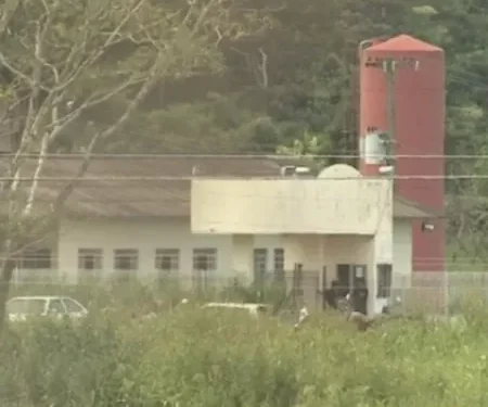 Rebelião em presídio de segurança máxima no AC termina; 5 morreram