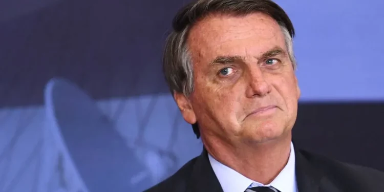 Hacker diz que Bolsonaro perguntou se ele poderia invadir urna eletrônica