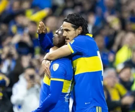 Boca Juniors bate o Nacional e avança às quartas da Libertadores na estreia de Cavani