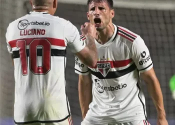 Jogadores do São Paulo tiveram reunião sem Dorival antes de decisões
