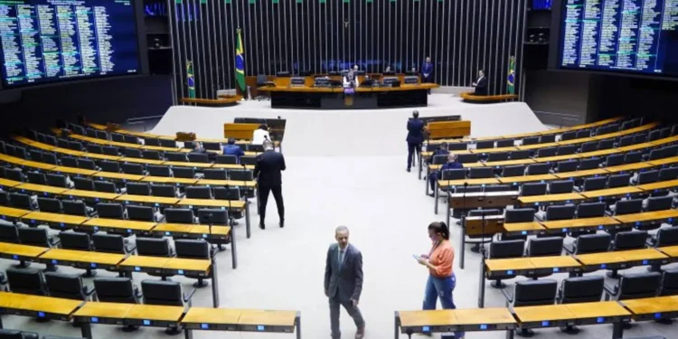 Bancada federal de MS aprova MP que reajusta salário mínimo e ampliação de isenção do IR