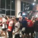 Flamengo chega ao Rio sob protesto e confusão após queda na Libertadores