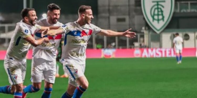 Fortaleza vence o América-MG e abre vantagem nas quartas da Sul-Americana