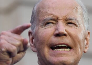 ‘Não há muita coisa que aconteça na Rússia que Putin não esteja por trás’, diz Biden