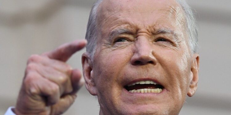 ‘Não há muita coisa que aconteça na Rússia que Putin não esteja por trás’, diz Biden