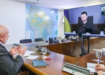 Zelensky cobra posição de Lula sobre guerra: ‘Precisamos do Brasil’