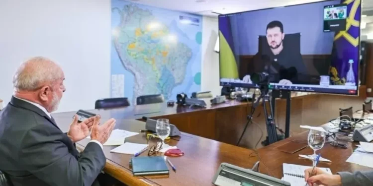 Zelensky cobra posição de Lula sobre guerra: ‘Precisamos do Brasil’