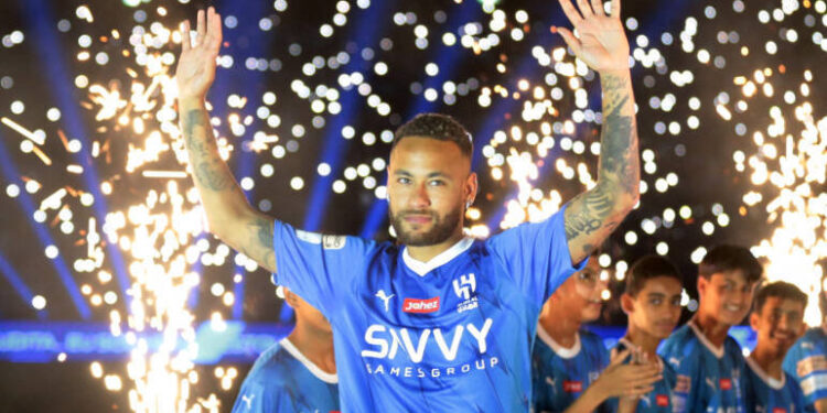 Apresentação de Neymar no Al-Hilal tem festa da torcida