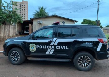 Tia flagra marido estuprando adolescente e acaba agredida com socos por homem que vai preso