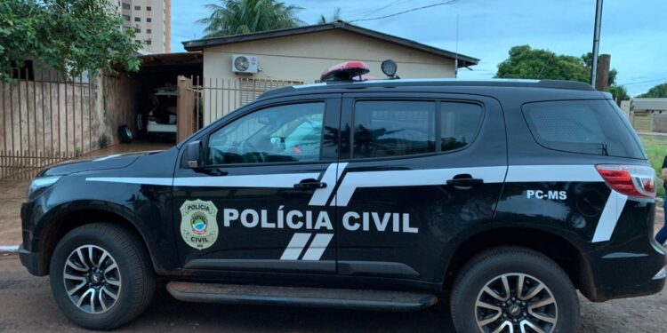 Tia flagra marido estuprando adolescente e acaba agredida com socos por homem que vai preso