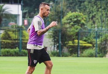 São Paulo enfrenta LDU pela Sul-Americana em busca de reverter mais um placar