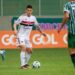 São Paulo perde para o América-MG no fim e chega a seis jogos sem vencer no Brasileirão