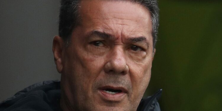Oito jogadores e quatro vagas: Corinthians tem várias dúvidas para decisão