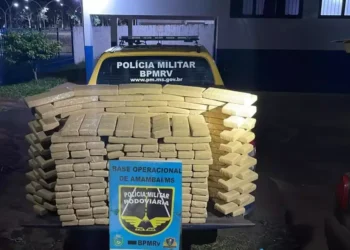 Após denúncia anônima, casal é preso em hotel com carro carregado de maconha