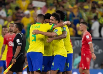 Seleção tenta vencer à moda Diniz, mas gol salvador vem com cara de Tite
