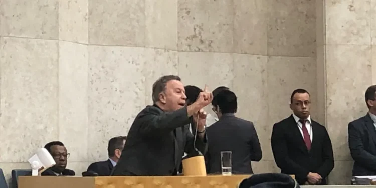 Câmara Municipal de SP cassa Camilo Cristófaro; vereador é 1º da cidade a perder mandato por racismo