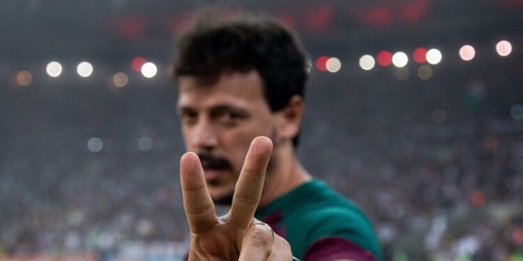 Para alívio da CBF, Diniz é semifinalista da Libertadores, com o Fluminense. Técnico nunca chegou tão longe na carreira de 14 anos