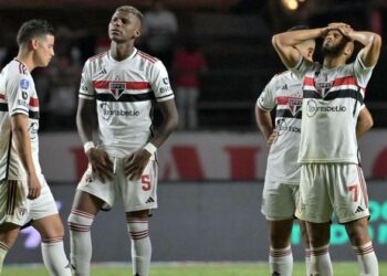 James Rodríguez assume a culpa que não é sua. O culpado pela eliminação foi Dorival. O São Paulo teve um a mais por 49 minutos