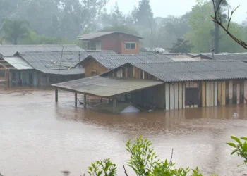 Ciclone extratropical deixa 4 mortos e provoca destruição no RS; veja situação de cidades mais atingidas