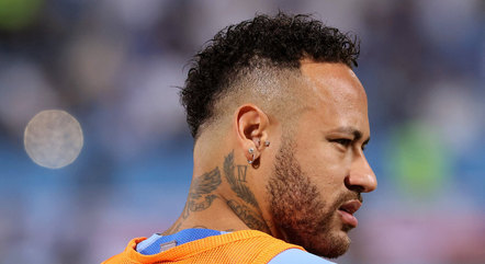Neymar ironiza ao conhecer nova casa na Arábia Saudita: ‘Não estou muito feliz’