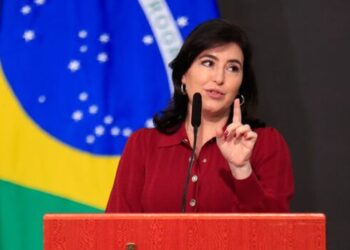 NA LATA: Simone dá recado a caciques nanicos de partido em MS