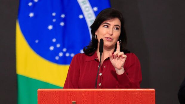 NA LATA: Simone dá recado a caciques nanicos de partido em MS