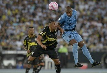 Botafogo e Athletico-PR empatam em jogo de ‘dois dias’ no Brasileirão