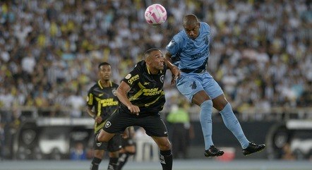 Botafogo e Athletico-PR empatam em jogo de ‘dois dias’ no Brasileirão