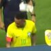 torcedor atira saco de pipoca contra Neymar após empate com a Venezuela
