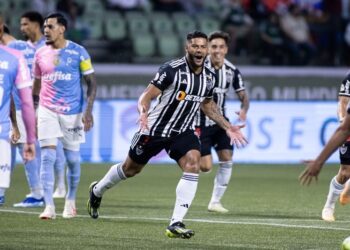 Desestabilizado, Palmeiras mergulha na crise. Quarta derrota seguida no Brasileiro. Pior momento do desgastado Abel Ferreira