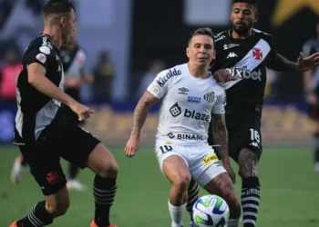 Matemáticos atualizam chances de queda de Vasco, Santos e Corinthians.