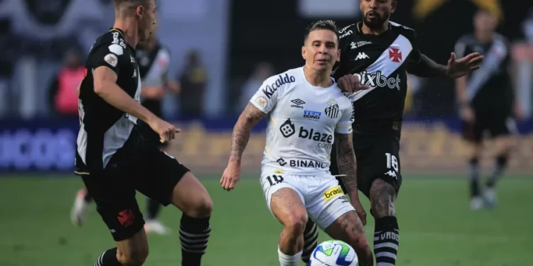 Matemáticos atualizam chances de queda de Vasco, Santos e Corinthians.