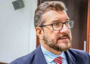 Multa de R$ 9,4 mil: Pedro Kemp quer proibir venda de herbicida em Mato Grosso do Sul