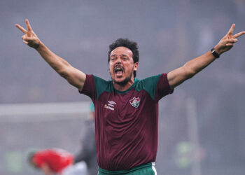 Fluminense oferece prorrogação de contrato a Diniz até 2025. Quer o técnico nos dois Mundiais que o clube vai disputar