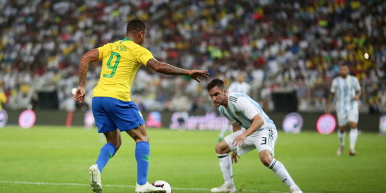Brasil e Argentina se enfrentam no Maracanã com muito mais que os três pontos em jogo