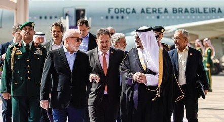 Lula desembarca na Arábia Saudita em busca de investimentos