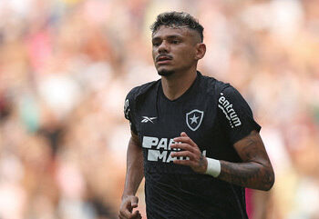 Tiquinho Soares deixa a artilharia do Brasileirão; confira os principais artilheiros