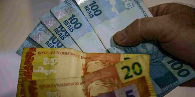 Com Riedel de folga, servidores estaduais de MS passam virada de ano sem salário de dezembro