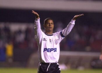 Vida de Marcelinho Carioca é repleta de confusões dentro e fora de campo; confira