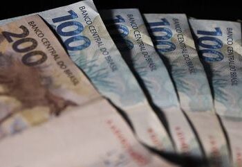 Comissão do Congresso aprova Orçamento de 2024 com previsão de salário mínimo de R$ 1.412