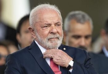 Decreto que determina o salário mínimo de R$ 1.412 é publicado