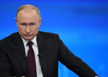 Putin diz que Rússia está disposta a conversar sobre Ucrânia