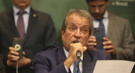 Valdemar Costa Neto continua preso após audiência de custódia